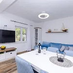 House Herta Дом отдыха Gdinj